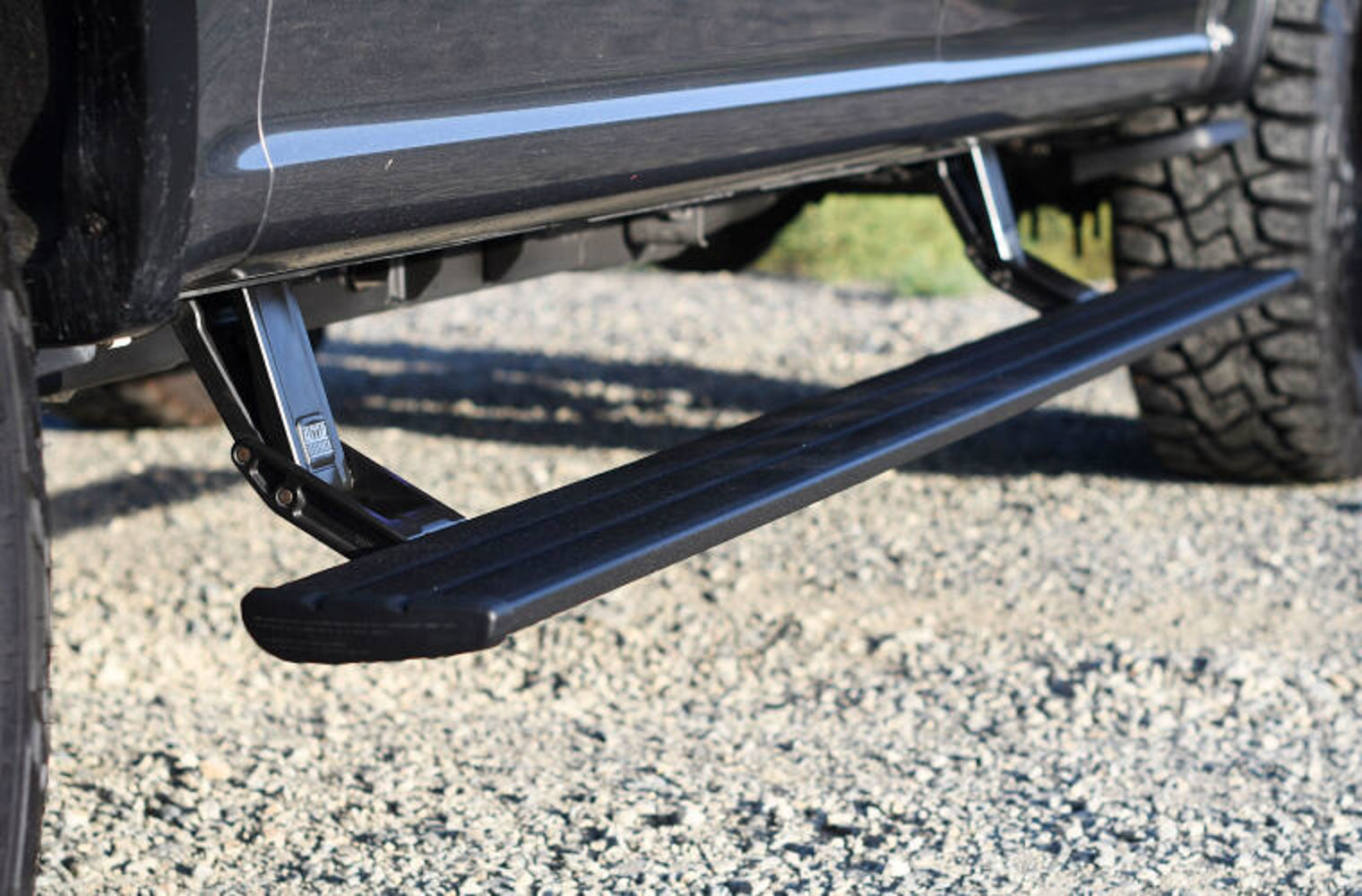 AMP Research PowerStep Smart Series 86239-01A Power-Deploying Step Bars for Ram 1500 2018-2021, Aluminum, Black Anodized Finish