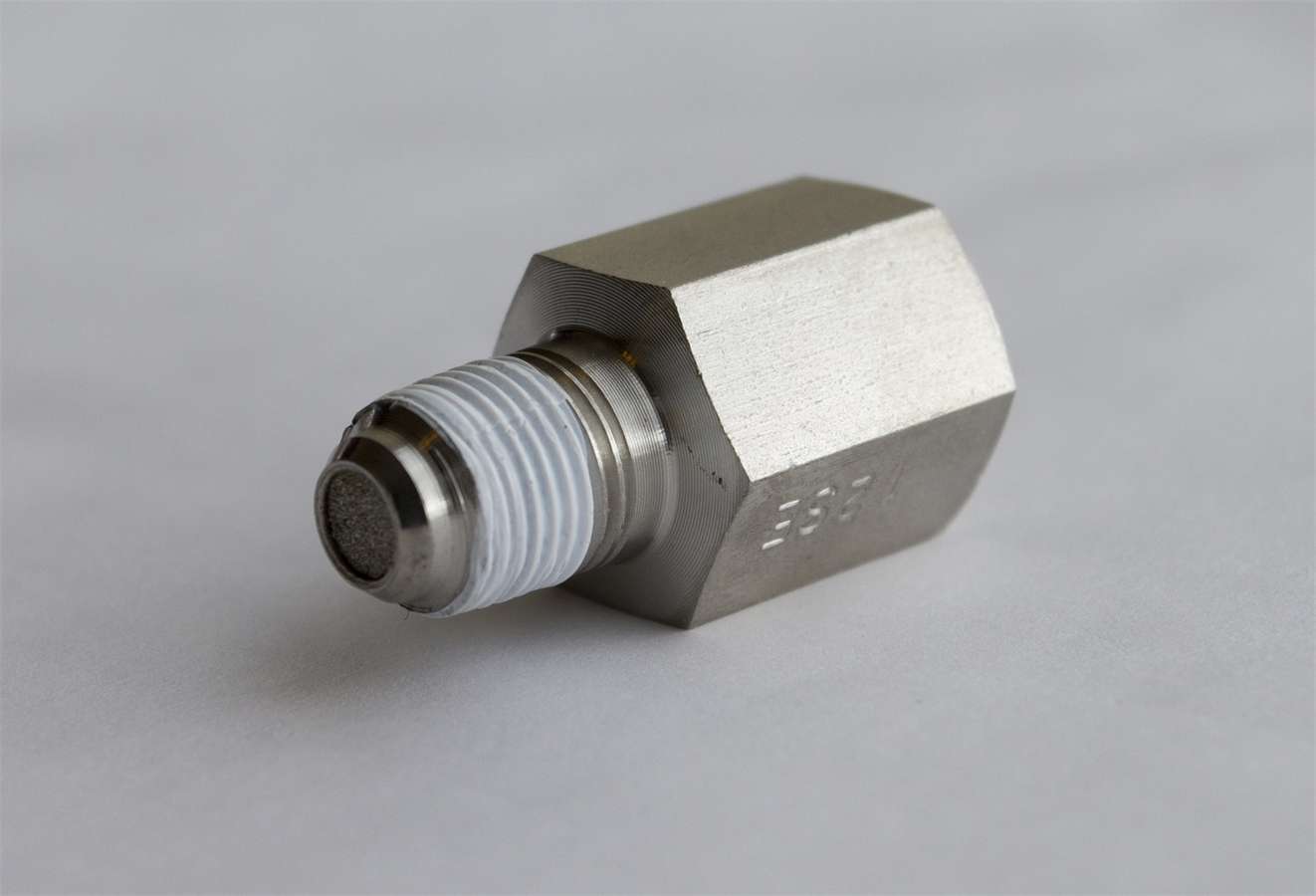 Autometer 3279 Fuel Pressure Snubber Brass Straight Restrictor 1/8 in NPT Female to 1/8 in NPT Male
